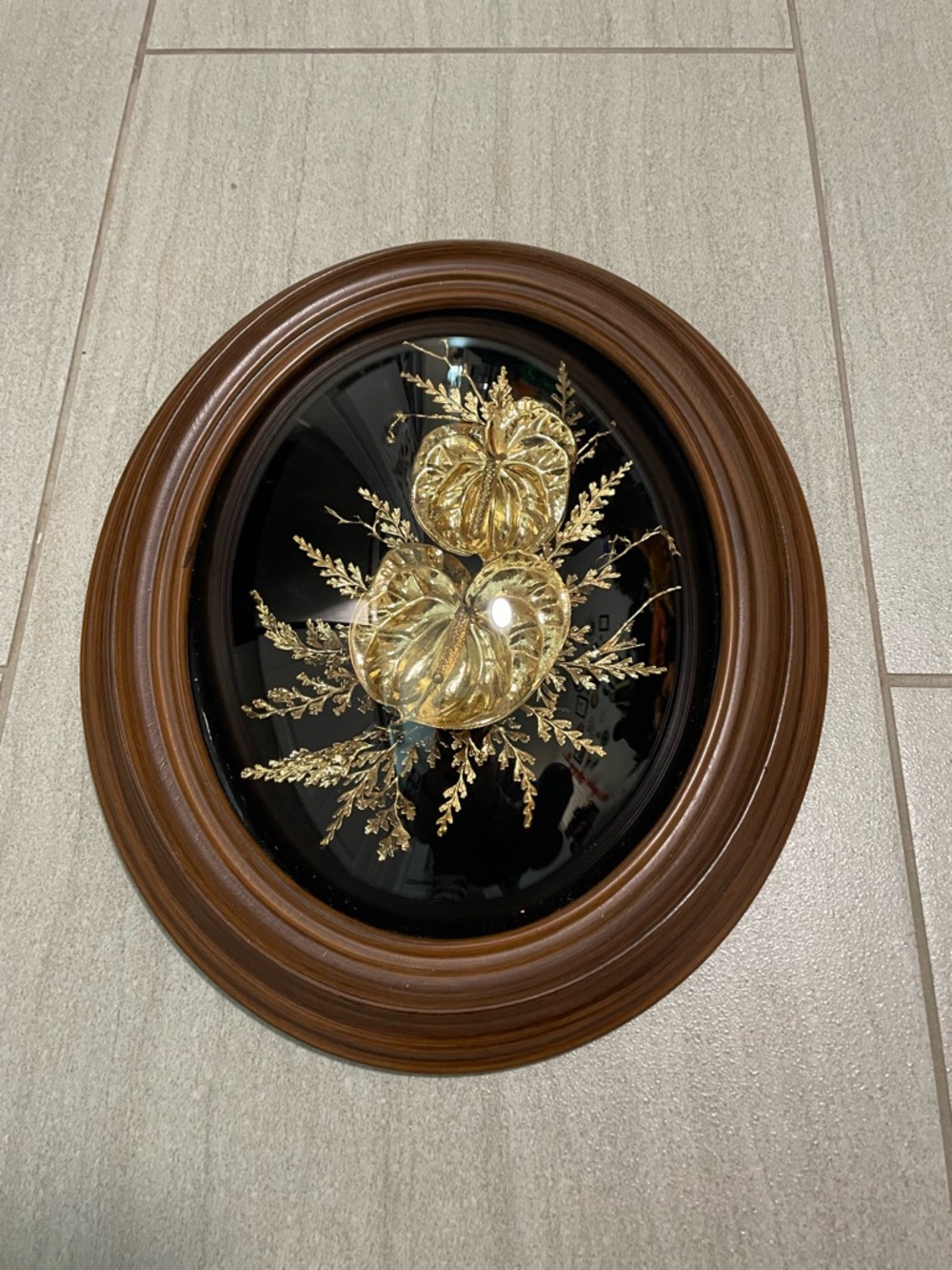 Vintage oval frame with gold dipped floral